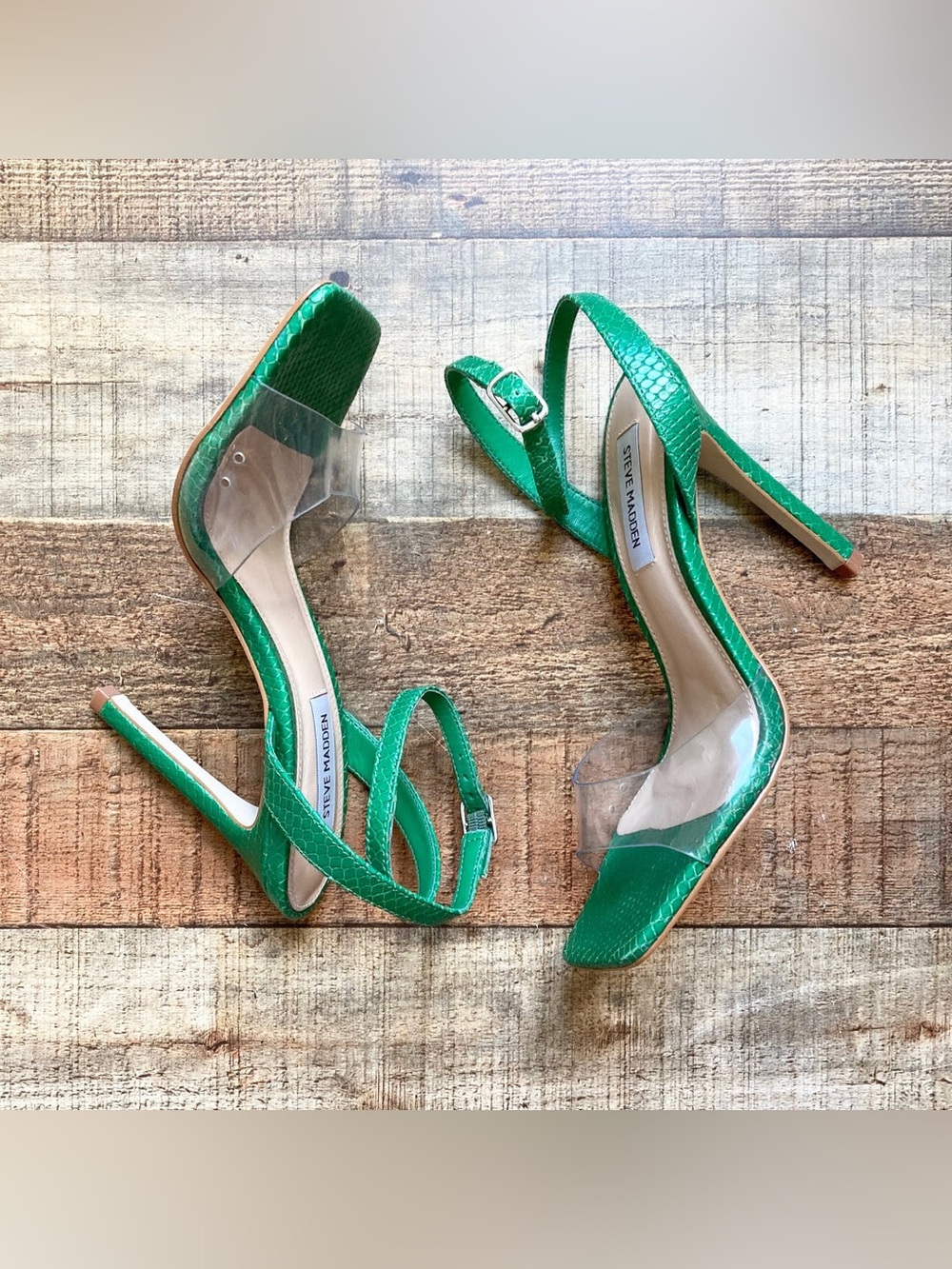 Steve Madden Jessenia
Emerald Green Strappy Heels size: 6